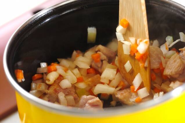 鶏肉のクリームスープの作り方の手順2