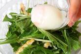 水菜サラダ・温泉卵のせの作り方1