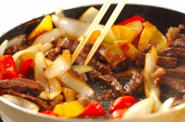 牛肉とパプリカのしょうゆ炒めの作り方の手順5