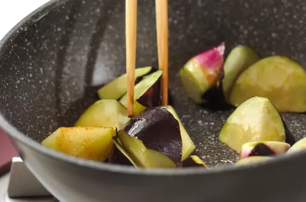 ごはんがすすむ！牛肉と野菜のみそ炒めの作り方1