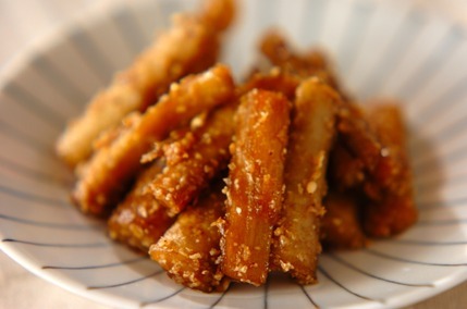 たたきゴボウのゴマ和え