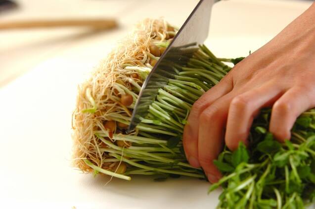 豆苗の炒めものの作り方の手順1