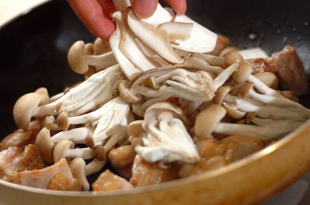 キノコたっぷりポットパイの作り方の手順3