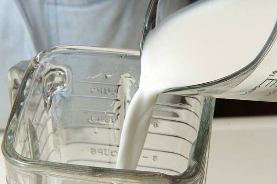 バナナラッシーの作り方の手順3