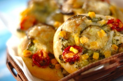 いろいろ夏野菜のパン