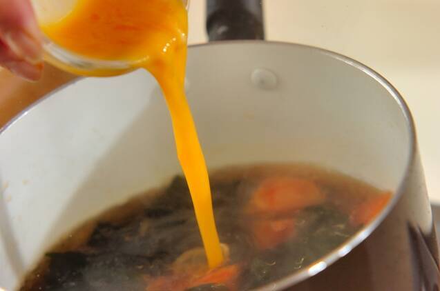 トマトとワカメのスープの作り方の手順2