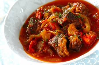 牛スネ肉の煮込み