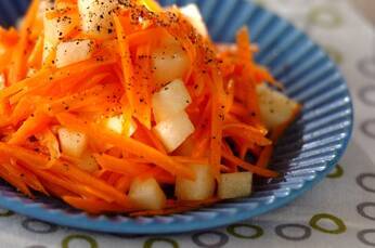 ニンジンと梨のサラダ