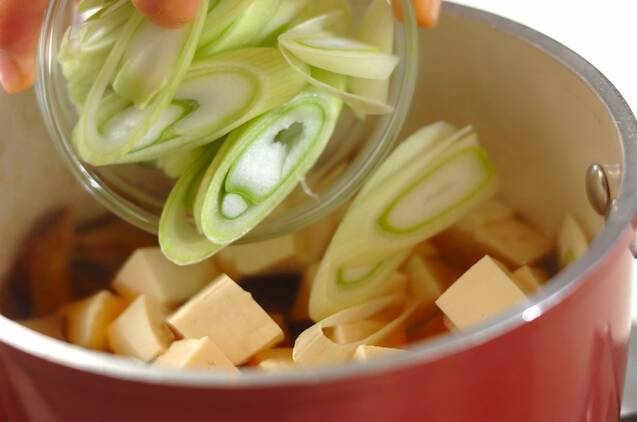 干しシイタケと豆腐のスープの作り方の手順3