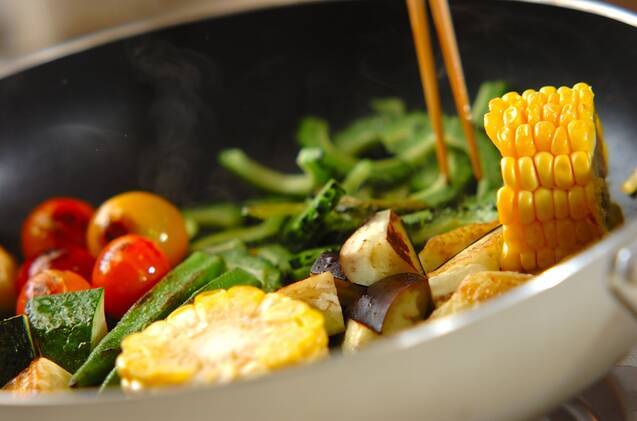 炒めるだけ！彩りきれいな夏野菜キーマカレー by 松本 知恵さんの作り方の手順2