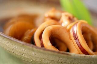 おふくろの味！しみしみ大根とやわらかイカの煮物