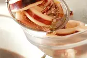 おふくろの味！しみしみ大根とやわらかイカの煮物の作り方1