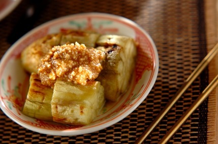 焼きナスのナッツソースがけ