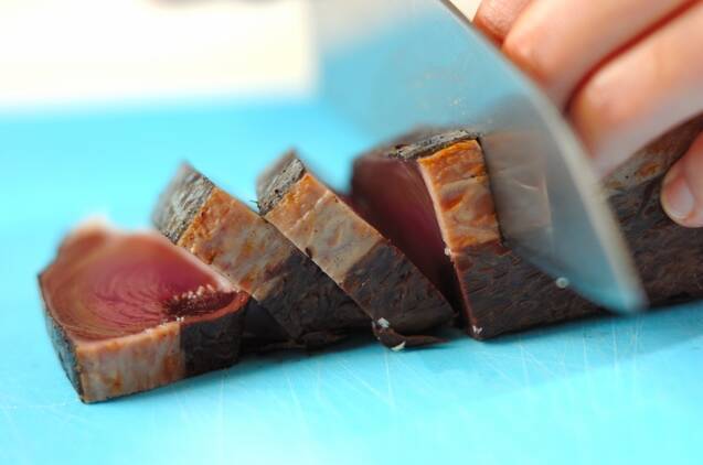 たっぷり薬味のカツオのたたきの作り方の手順1