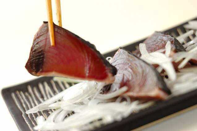 たっぷり薬味のカツオのたたきの作り方の手順5