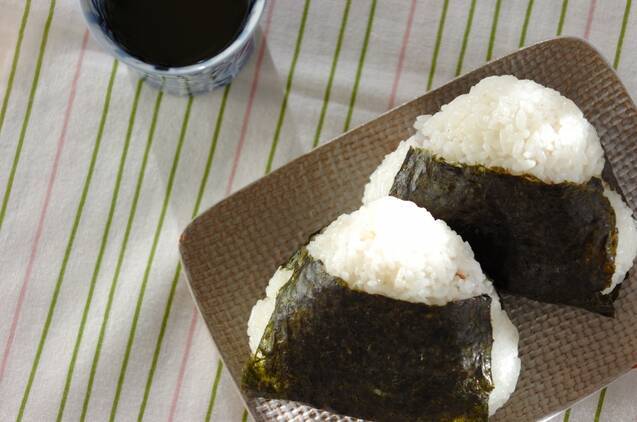 鮭とかす漬けのおにぎり