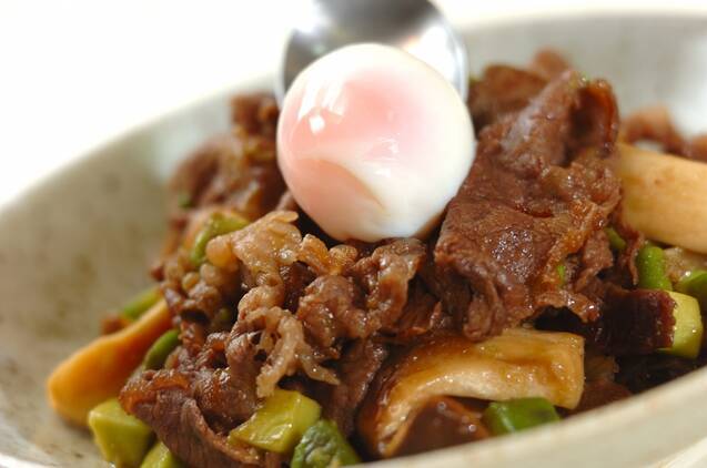 牛肉とアボカドのすき煮の作り方の手順3