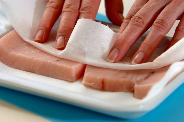 万能カジキマグロのムニエル 子供喜ぶクリームソース by金丸 利恵さんの作り方の手順1