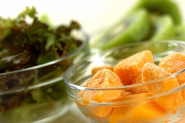 サニーレタスとマンゴースムージーの作り方の手順1