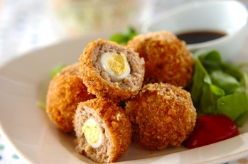 ウズラ卵入り揚げボール