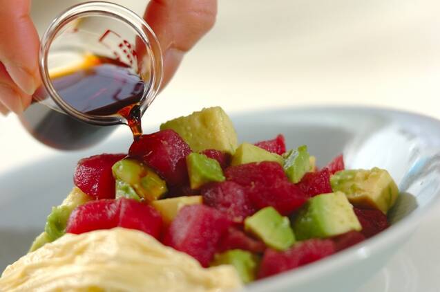 手づくり湯葉のマグロアボカド和えの作り方の手順3