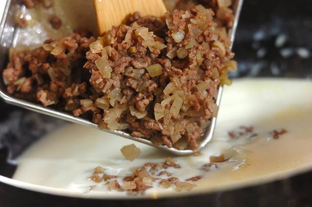 ひき肉クリームソースのフェットチーネの作り方の手順5