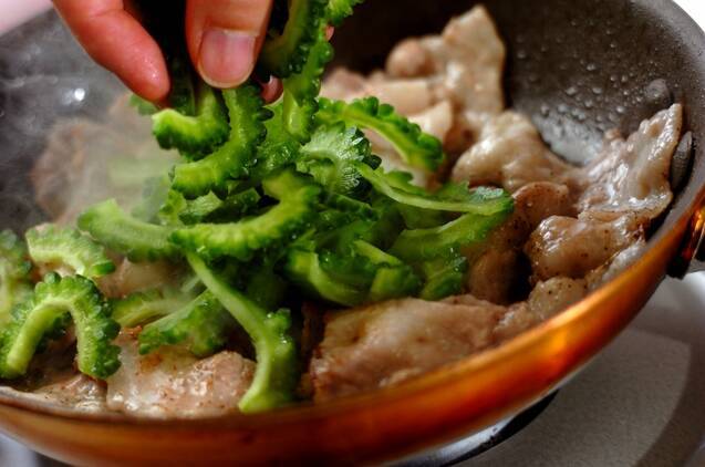 苦み控えめ！定番ゴーヤチャンプルの作り方の手順4