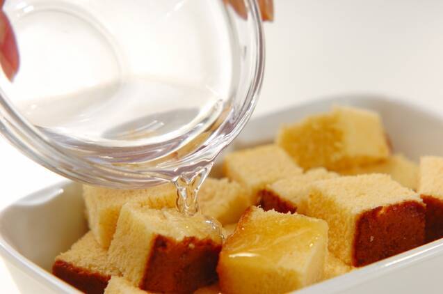 ギリシャ・ヨーグルトとイチゴのパフェの作り方の手順2