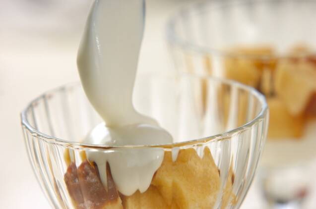 ギリシャ・ヨーグルトとイチゴのパフェの作り方の手順3