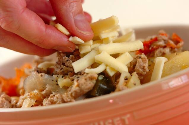 ひき肉と夏野菜のグラタンの作り方の手順7