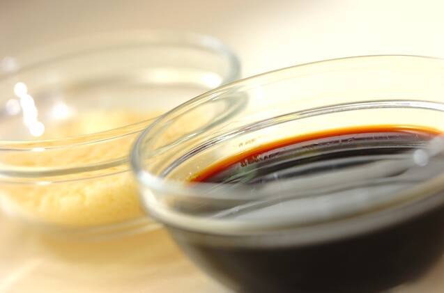 しょうゆと粉チーズの燻製の作り方の手順1