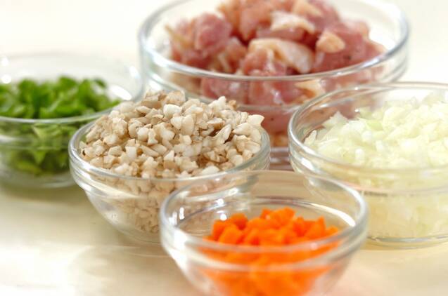 カレーオムライスの作り方の手順1