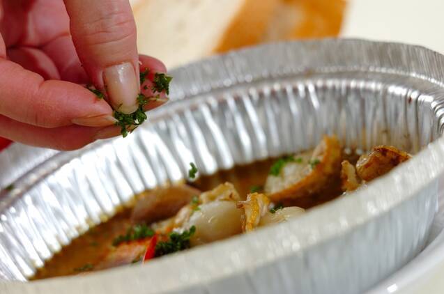 皿ごと下味冷凍！エビとホタテのアヒージョの作り方の手順4
