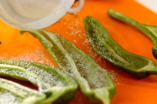 甘長唐辛子の肉詰めの作り方の手順1