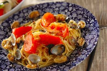 アサリとトマトのガーリックパスタ