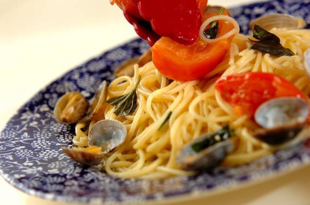 アサリとトマトのガーリックパスタの作り方の手順5