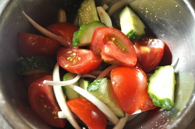 ガスパチョソースの冷製スパゲティーの作り方の手順1