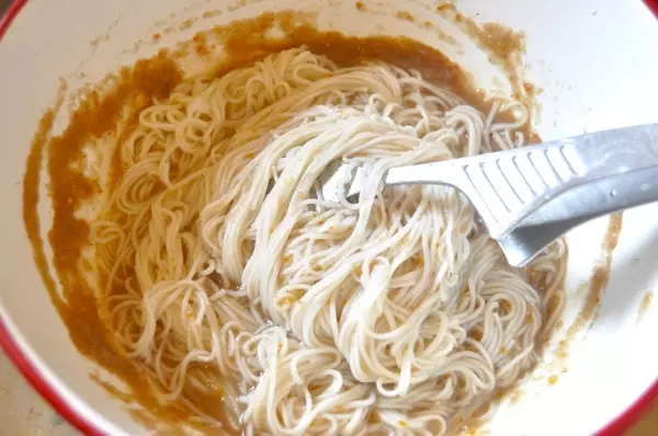 ガスパチョソースの冷製スパゲティーの作り方3
