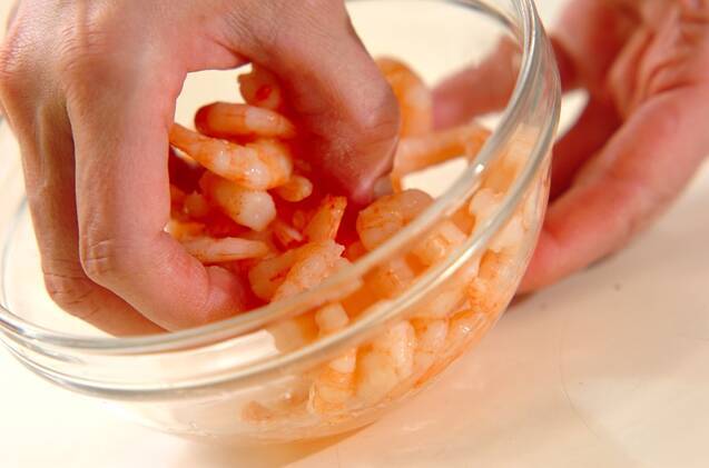 ニラと小エビの煮浸し ナンプラー風味の作り方の手順1