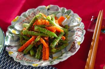 インゲンとニンジンのゴマ和え