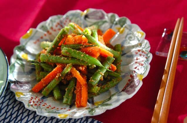 インゲンとニンジンのゴマ和え