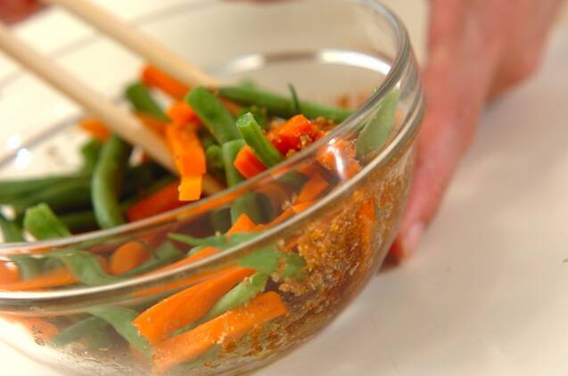 インゲンとニンジンのゴマ和えの作り方の手順5