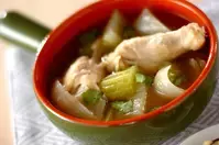 手羽元とセロリのスープ
