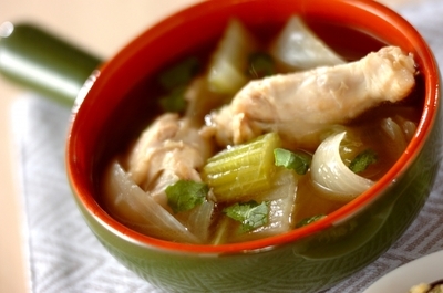 手羽元とセロリのスープ レシピ 作り方 E レシピ 料理のプロが作る簡単レシピ