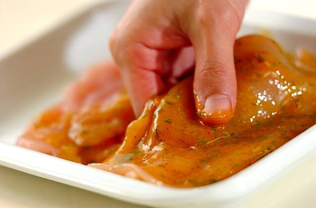 ハーブマスタードチキンのモチコ揚げの作り方の手順5