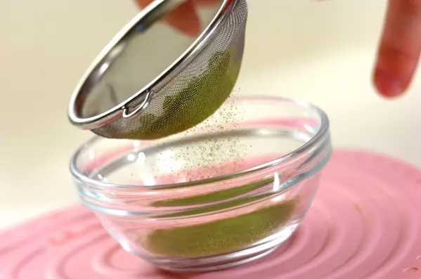 米粉の抹茶クッキーの下準備1