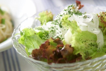 レタスと玉ネギのサラダ