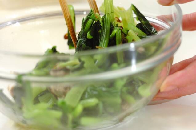 小松菜のとろろ昆布和えの作り方の手順3