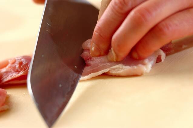 甘辛でごはんがすすむ！鶏もも肉のさっぱり照り焼き by 崎野 晴子さんの作り方の手順1