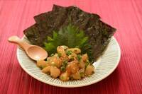 ホタテのピリ辛韓国風　焼き海苔添え